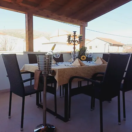 Apartments Grdelin Trogir Exterior photo