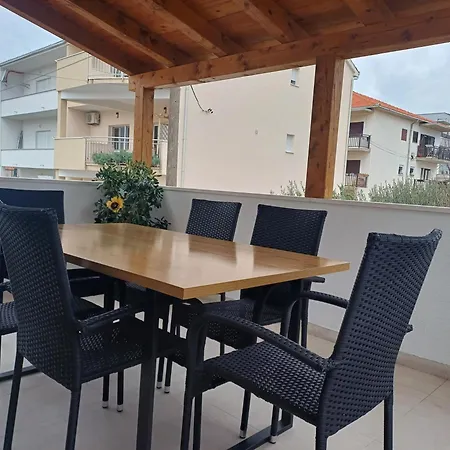 Apartments Grdelin Trogir Exterior photo